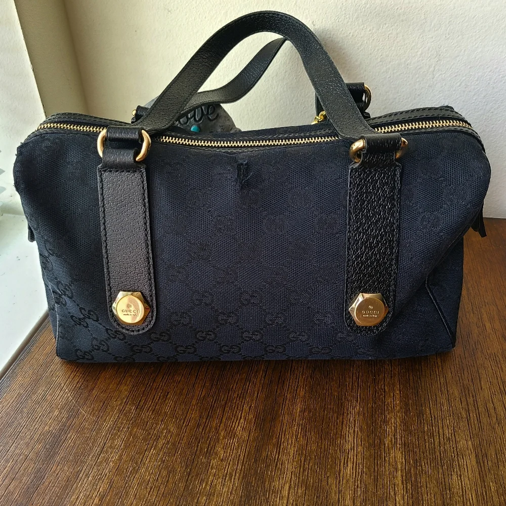 GUCCI women's shoulder purse - Picture 2 of 8